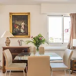 Veeve - Panoramic Views From The 17Th